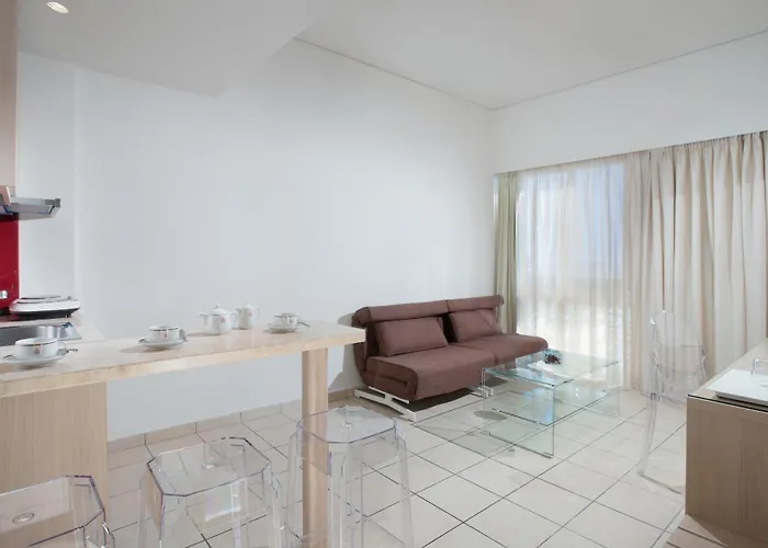 Alexandra Hotel&apartments Hotell 4*