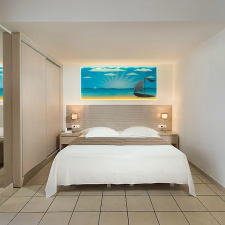 Alexandra Hotel&apartments מלון העיירה קוס