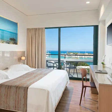 Alexandra Hotel&apartments מלון העיירה קוס