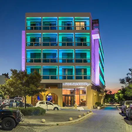 Alexandra Hotel&apartments Готель