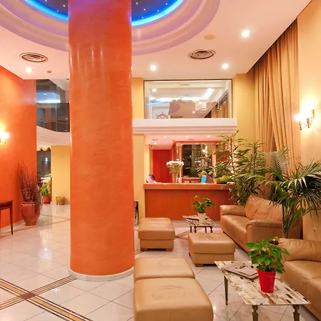 Готель Alexandra Hotel&apartments