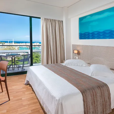 Alexandra Hotel&apartments Отель 4*