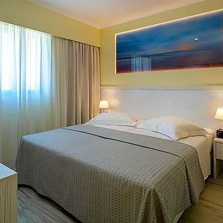 Alexandra Hotel&apartments Hotel