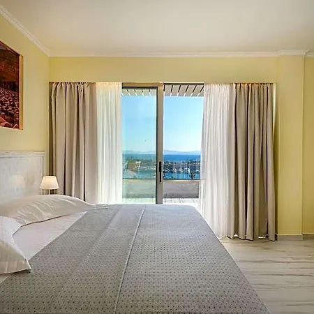 Alexandra Hotel&apartments Hotel