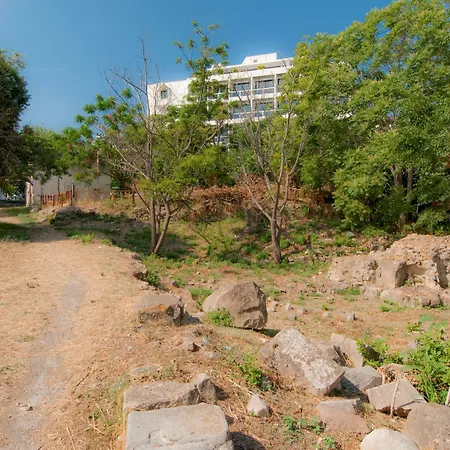 Alexandra Hotel&apartments Отель