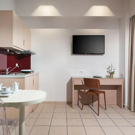 Alexandra Hotel&apartments Отель 4*