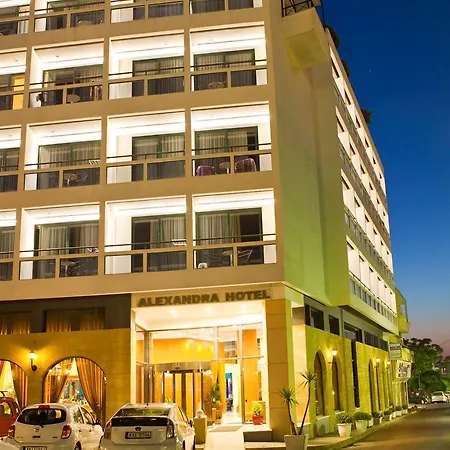 Alexandra Hotel&apartments Готель