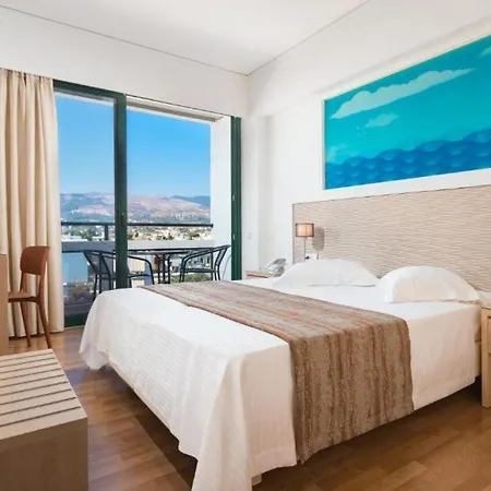 Alexandra Hotel&apartments Hotel